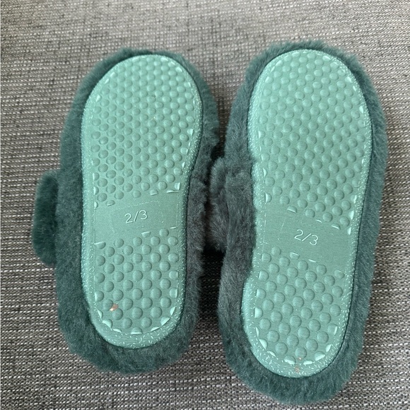 Slippers - Picture 4 of 4